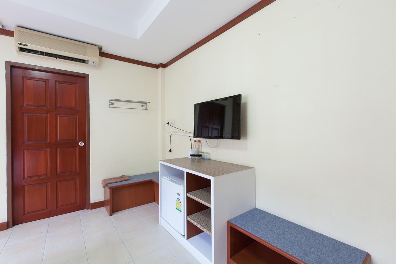 Zen Rooms Rat-U-Thid 200 Phi Road Patong Exterior photo